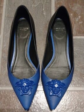 Versace Women's Ombre Royal Blue Medusa Pointed Toe Ballerina Ballet Flats